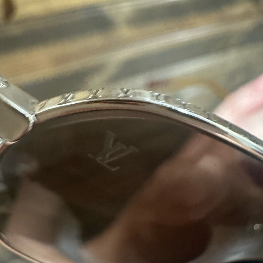 AUTHENTIC Louis Vuitton Men’s sunglasses. - Picture 9 of 12